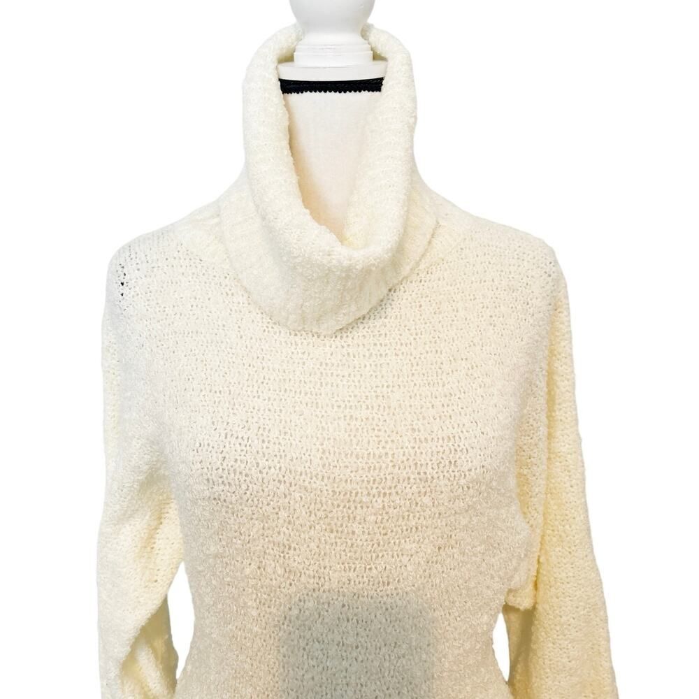 Vintage Skiva Int. Cream Acrylic Long Sleeve Turtle Neck Knit Sweater Size M - Picture 2 of 5